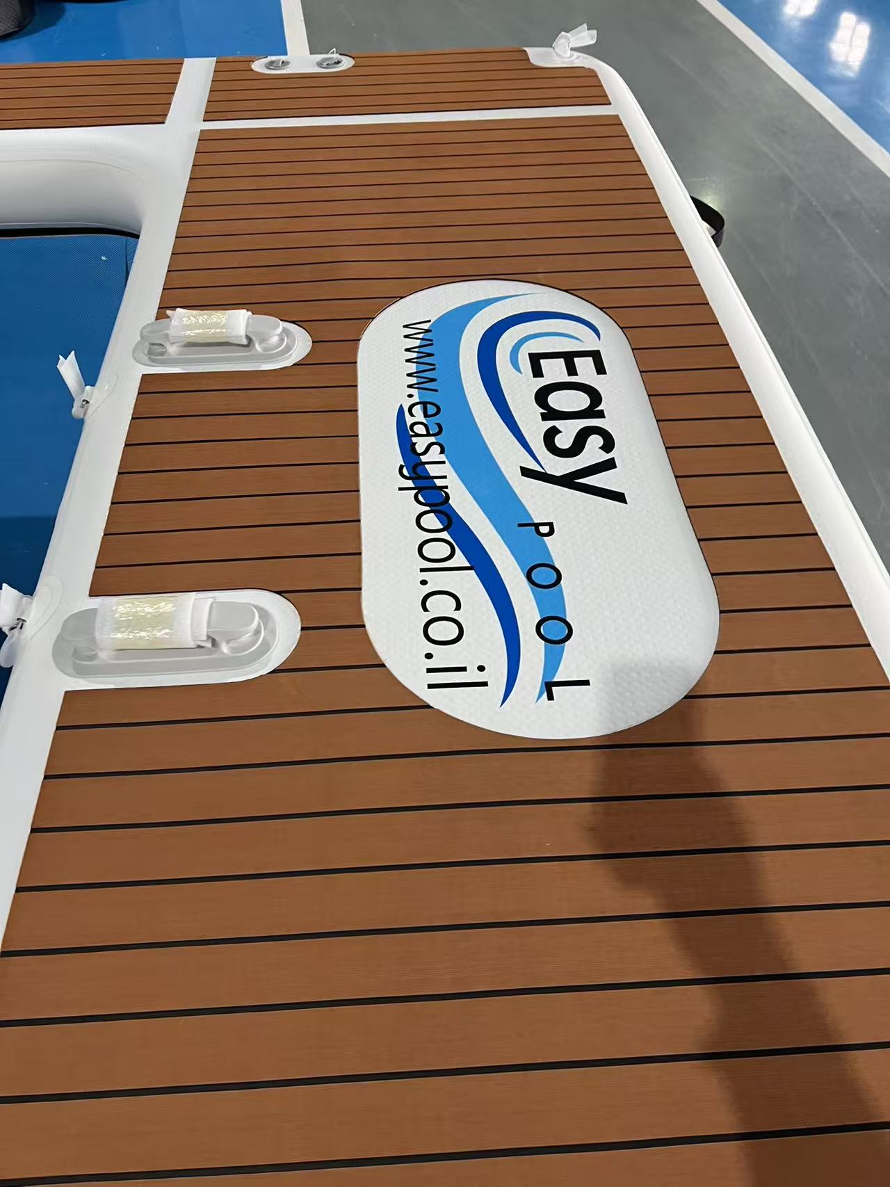 פלטפורמה מתנפחת יוקרתית עם בריכה ורשת בטיחות 4*3 מטר