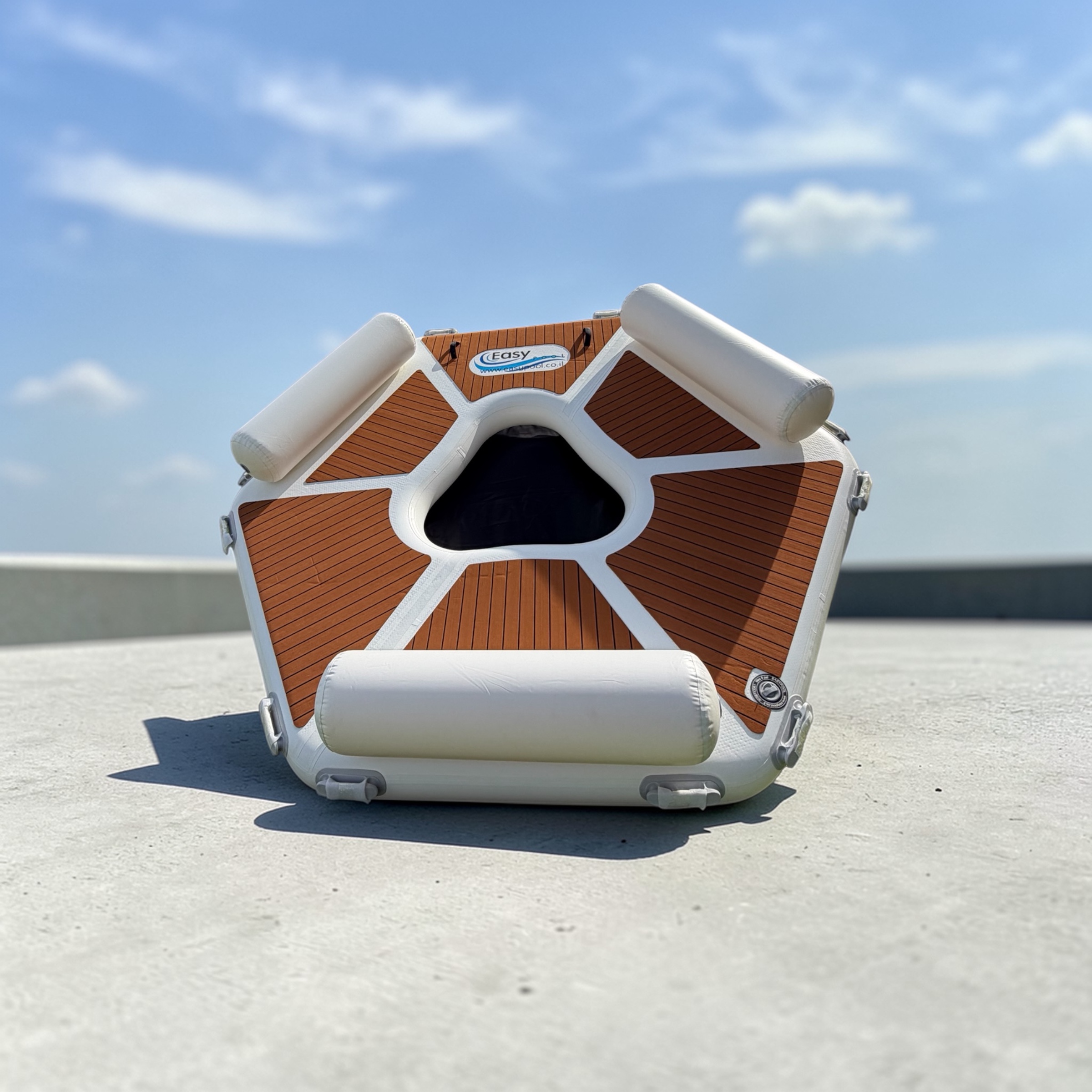 פלטפורמה משושה מתנפחת יוקרתית קשיחה Easypool עם כריות 2.5*2.82 מטר